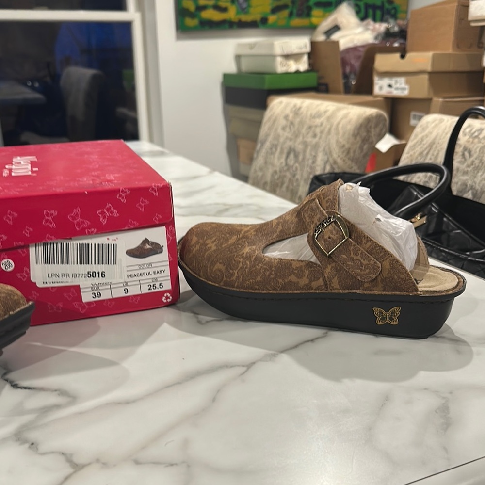 Brown Slip-On Shoes - Picture 3 of 6
